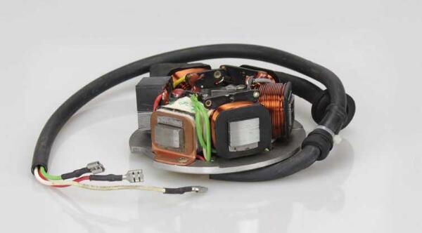 Stator til ældre Ape 50 med 5 ledninger i multistik