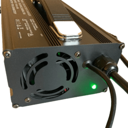 Lader 71,4V 10A m. LCD til Bach S batteripakke.