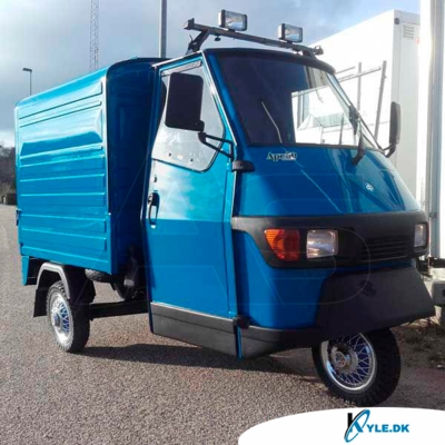 Piaggio Ape 50 med Crom/Blå Hjulkapsel