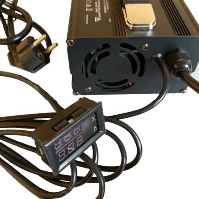 Ladegerät 71,4V 10A mit LCD für Bach S Akkupack.