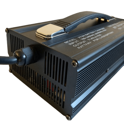 Ladegerät 71,4V 10A mit LCD für Bach S Akkupack.